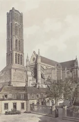 Limoges, Kathedraal St-Étienne, klokkentoren en zuidwestelijke gevel (zicht vanuit de binnenplaats van het bisschoppelijk paleis)