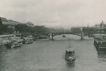 Perspectief op de Seine, de Pont des Saint-Peres