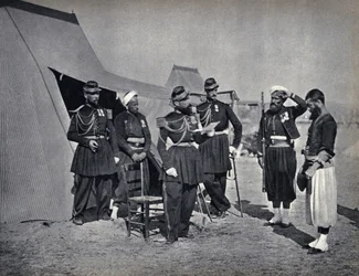 Straf, soldaten van het Franse leger tijdens de Krimcampagne in 1854. Fotografie, eind 19e eeuw.