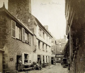 Het hotel en de Poulard Inn bij de ingang van Mont-Saint-Michel, eind 19e eeuw