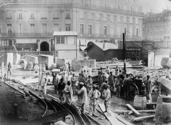 Werken in de Opera wijk in Parijs. Eind 19e eeuw.