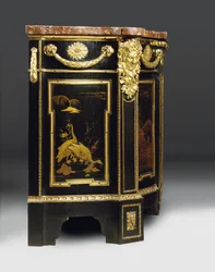 Een late Louis XV commode, ca. 1763-70