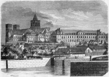 Architectuur: uitzicht op de Abdij aux Dames (rond 1060) en de Kerk van de Heilige Drie-eenheid (Romaans). Caen, Calvados (14)