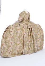 Achteraanzicht van een hofjurk, 1760s