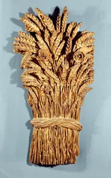 Bakkersbord met aren van tarwe en bloemen van het veld (verguld hout)