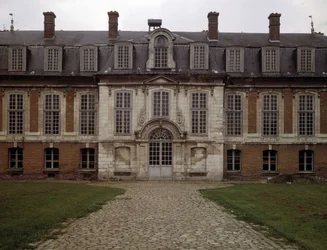 Barokarchitectuur: gevel van het Hotel des Rams (17e eeuw), Abbeville, Somme (80)