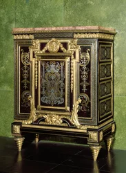 Boulle-kabinet, verguld-bronzen monturen, laat 17e eeuw met latere aanpassingen