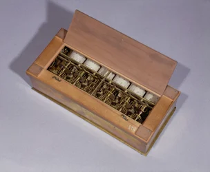 Rekenmachine uitgevonden door Blaise Pascal (1623-62) in 1642