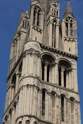 Zicht op een van de westelijke torens