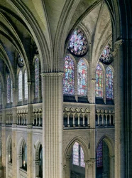 Interieur van de kruising van het transept, ingewijd 1216