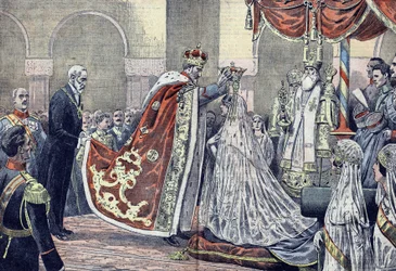 Koning Ferdinand I van Roemenië kroont zijn koningin