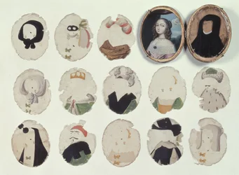 Miniatuur voor transformaties bestaande uit een kistje met geschilderd portret van een jong meisje en geschilderde mica strips die samen passen om het portret te veranderen (ivoor, mica & verf)