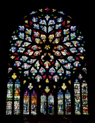 Noordtransept roosvenster met Psalm 150