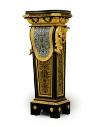 Een van een paar Louis XV marqueterie sokkels, mogelijk in opdracht van Claude-Francois Julliot, c.1750-60
