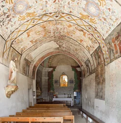 Parochiekerk (Església de la Mare de Déu de Solers). Interieur. Het schip. Muurschilderingen.