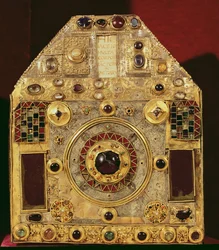 Phylacterium of vijfhoekig reliekschrijn, 10e-11e eeuw