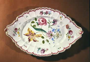 Serveerschaal voor een soepterrine