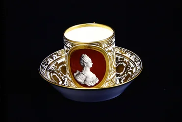 Sevres kop en schotel met een beeltenis van Marie-Antoinette, c.1773-4