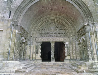 Zuidportaal, gebouwd ca. 1115
