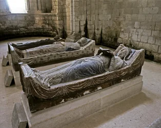 Tombes van Eleonora van Aquitanië (voorgrond) (1122-1204) koningin van H...