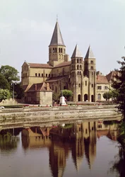 Uitzicht op de kerk van Notre-Dame, 11e-12e eeuw