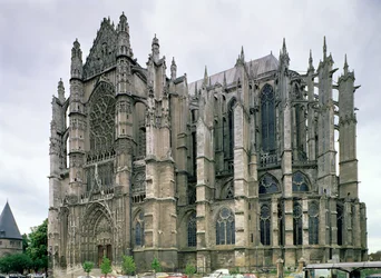 Uitzicht op de buitenkant, begonnen 1225