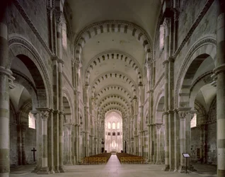 Zicht op het interieur, 1120-50