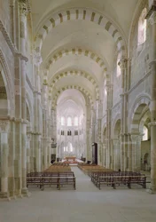 Uitzicht op het interieur van het schip, ca.1120-50