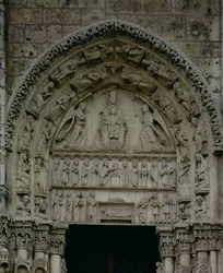 Uitzicht op het timpaan met de Madonna en Kind op de troon, Zuiddeur van het Koninklijke Portaal, c.1145-50