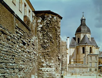 Muur van Philippe Auguste, rue des Jardins Saint-Paul