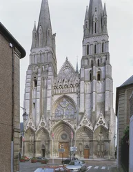 Westgevel van de kathedraal van Bayeux