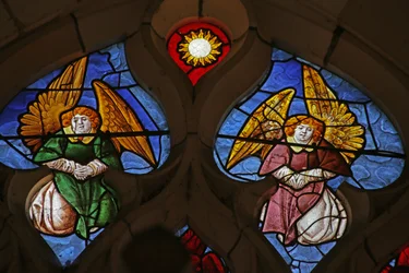 Raam met engelen (glas-in-lood)