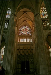 Raam met afbeelding van het zuidelijke transept