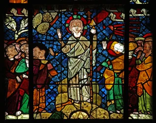 Raam w14 met Christus die aan zijn discipelen op de berg verschijnt