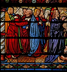 Raam w6 met Christus met de apostelen terwijl Lazarus uit de dood wordt opgewekt