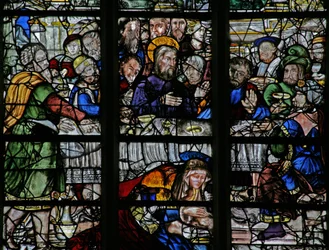 Raam w9 met de gebeurtenissen in Simons huis: Maria Magdalena wast de voeten van Christus