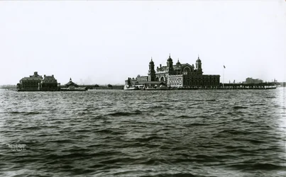 Ellis Island, New York Haven, 1903