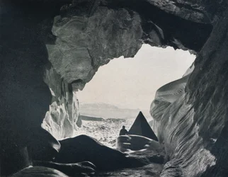 Kamp in de Grot Onder Penelope Point, 1912, 1913