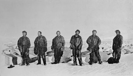 Groep Na de Winter in Iglo, 1912, 1913