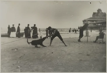 Jongen en hond, Iron Pier, Coney Island, Brooklyn