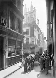 Bow Lane kijkend naar het zuiden, City of London, ca. 1930