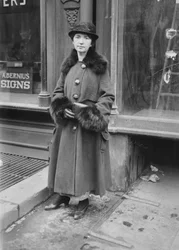 Margaret Sanger, schuldig aan het overtreden van de staatsstrafwet door het eerste anticonceptiekliniek te opereren, 1917