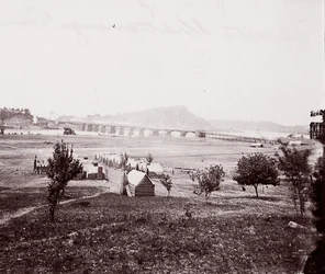 Kamp van bruggenbouwers tegenover Chattanooga