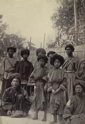 Birma: Een Groep Lihsaw Mannen en Vrouwen