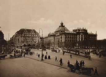Munchen / München: Paleis van Justitie (z/w foto)