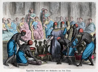 Oude geschiedenis. Rome. Egyptische ambassade presenteert geschenken aan ... (gravure)