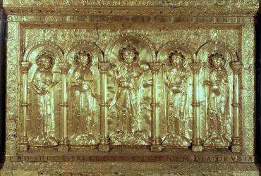 Antependium met Christus en de schenkers aan zijn voeten tussen de aartsengelen Gabriël, Rafaël en Michaël en St. Benedictus