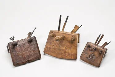 Kuipers groefschaaf, gedateerd 1735, 1842 en begin tot midden 19e eeuw