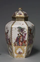 Gedekte Vaas, vervaardigd door Meissen Porselein Fabriek, Duitsland, ca. 1728-1730