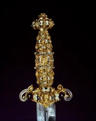 Dolkhendel in zilver, gegraveerd goud en emaille